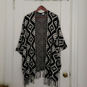 Cardigan/poncho
